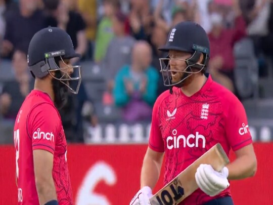 ENG vs SA: मोईन अली ने द.अफ्रीका के खिलाफ पहले टी20 में 18 गेंद में 52 रन ठोके. (PC-England cricket twitter)