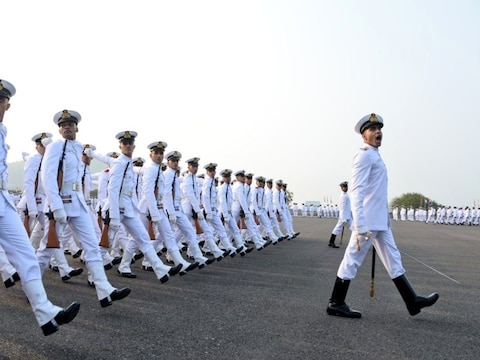 
Navy Agniveer Bharti 2022 : नौसेना भर्ती के लिए अविवाहित होना जरूरी है. 