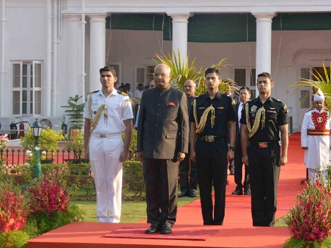 हैदराबाद के राष्ट्रपति निलयम में राष्ट्रपति रामनाथ कोविंद. 