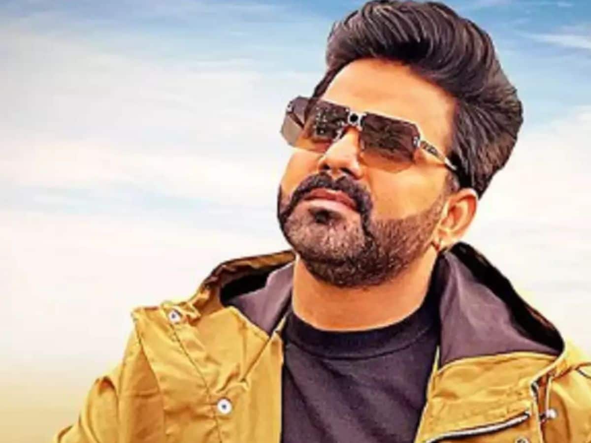 Pawan Singh Call Time 3 30 Baje प वर स ट र पवन स ह फ स क ल ए ल कर Pawan Singh Call Time 3 30 Baje प वर स ट र पवन स ह फ स क ल ए ल कर