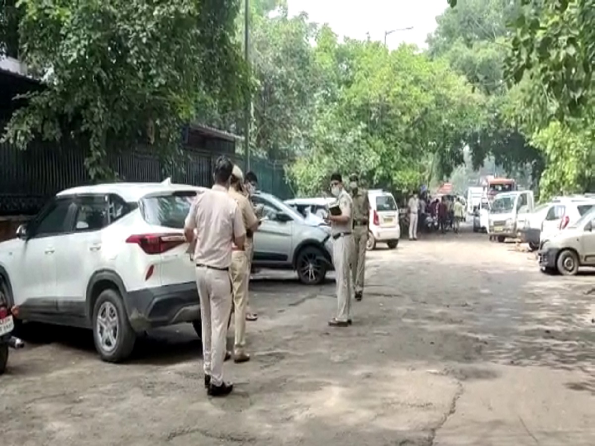 दिल्ली में पुलिसकर्मी ने किया सुसाइड, जांच में जुटी पुलिस