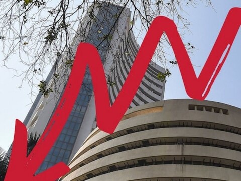 सेंसेक्‍स पिछले सत्र में भी 337 अंक टूटकर बंद हुआ था. 