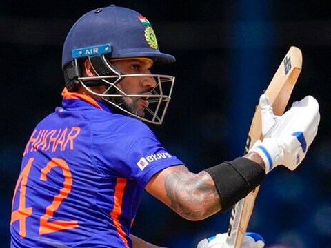 IND vs WI 1st ODI: शिखर धवन शतक से 3 रन से चूके, ब्रूक्स ने 'सुपरमैन' बनकर  लपका कैच- Video - shikhar dhawan missed century by 3 runs ind vs wi 1st