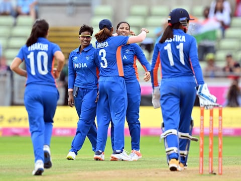 Commonwealth Games 2022: स्नेह राणा ने 15 रन देकर 2 विकेट लिए. (BCCI Women)