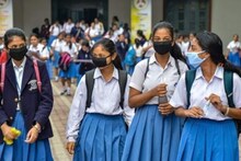 दिल्ली में तेजी से बढ़ते कोरोना के मामले, लेकिन विशेषज्ञों का कहना- स्कूल न किए जाएं बंद, जानें पूरा मामला