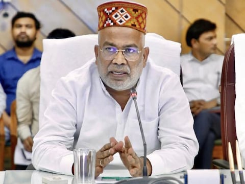 Lucknow: योगी सरकार में मंत्री स्वतंत्र देव सिंह ने नेता सदन विधान परिषद पद से दिया इस्तीफा 