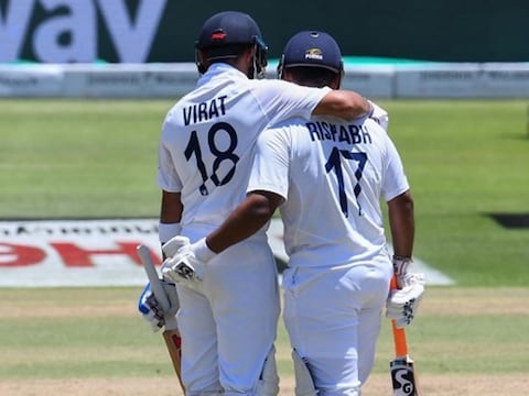 ऋषभ पंत को एजबेस्टन टेस्ट में शानदार प्रदर्शन का फायदा मिला जबकि खराब फॉर्म से जूझ रहे विराट कोहली बल्लेबाजों में टॉप-10 टेस्ट रैंकिंग से बाहर हो गए. (AFP)