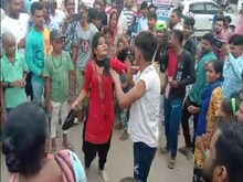 सोनीपत में बदमाशों ने महिला से छीना मोबाइल, भीड़ ने एक को पकड़ा