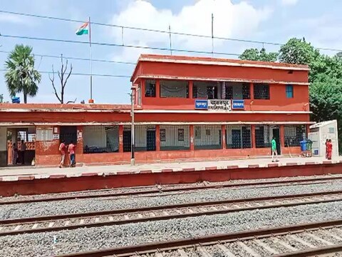 पटना में स्कूल में झंडोत्तोलन कर लौट रहे दो शिक्षकों की ट्रेन से कटकर मौत (स्टेशन जहां हादसा हुआ)