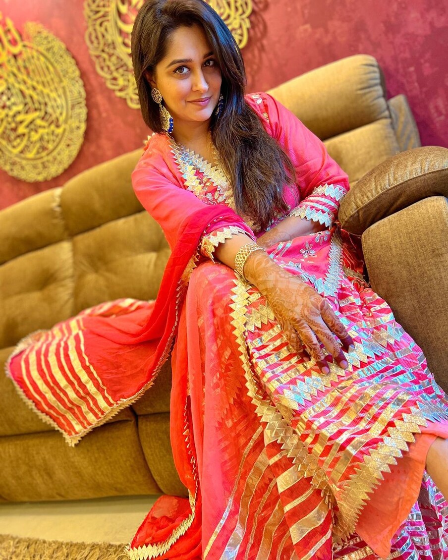 दीपिका ने जब शोएब से निकाह करने के लिए इस्लाम धर्म कबूल कर अपना नाम फैजा रखा तो खूब विवादों में रहीं. लोगों ने इन्हें खूब ट्रोल किया. (फोटो साभार: ms.dipika/Instagram)