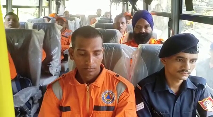  हिमाचल प्रदेश के चम्बा जिले की विश्व विख्यात मणिमहेश यात्रा के लिए लोगों ने मणिमहेश का रुख करना शुरू कर दिया है. इस यात्रा का पहला स्नान जन्माष्टमी को होगा. यह यात्रा हमेशा ही बरसात के मौसम में होती है और यहां पर कई बार मौसम की खराबी की वजह से जगह जगह पर यात्रियों को असुविधा का सामना करना पड़ता है.