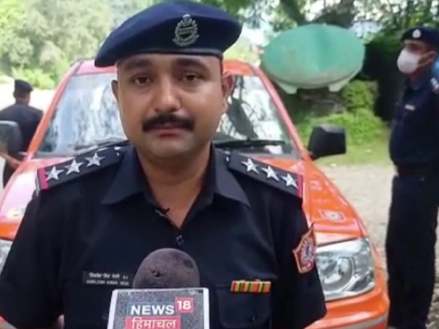 इस बारे में जानकारी देते हुए एनडीआरएफ के सब इंस्पेक्टर निकलेश सिंह नेगी ने बताया कि अगर मणिमहेश यात्रा के दौरान कोई भी आपदा आएगी तो उसमें पूरी तरह से लोगों की सहायता करेंगे. उन्होंने कहा कि वह मणिमहेश के लिए प्रस्थान कर रहे हैं और मणिमहेश के बड़े स्नान तक दोनों टीमें पूरी स्थिति पर नजर बनाए रखेंगे.