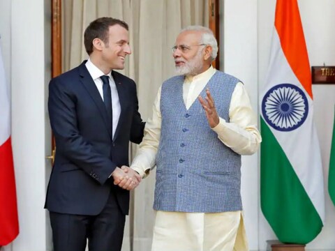 
 फ्रांस के राष्ट्रपति इमैनुएल मैक्रों के साथ पीएण मोदी (फाइल फोटो)