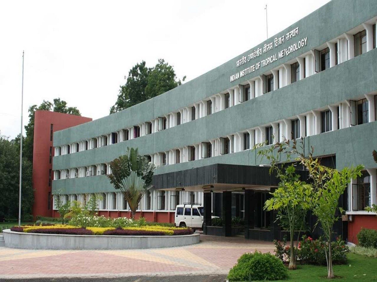 Trending news: Climate change: Will India's renewable energy generation capacity work?, What will be the effect on solar and wind energy, read this report of IITM - Vimarsana News