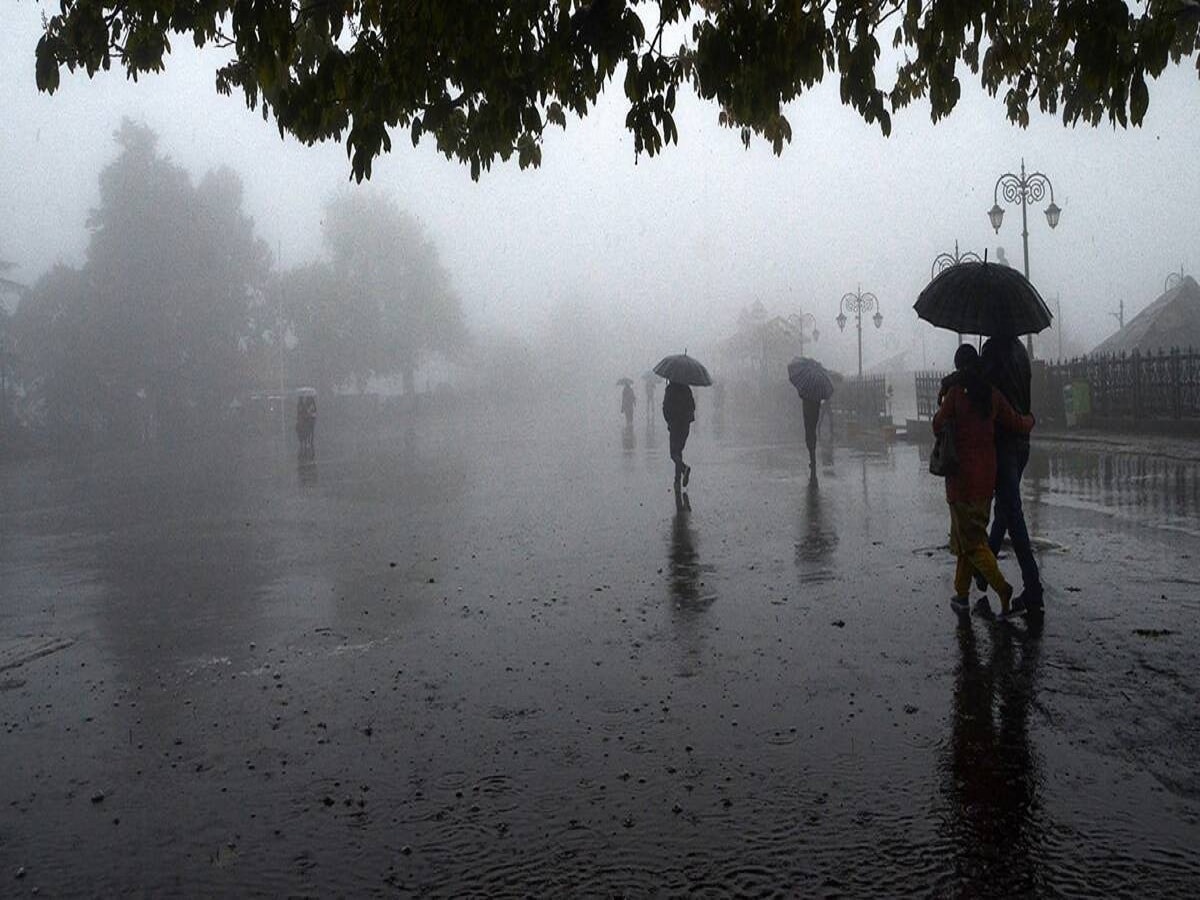 Delhi Weather News: दिल्ली के कुछ हिस्सों में बारिश से लोगों को मिली राहत,  जानें आज कैसा रहेगा मौसम - imd alert for rain in delhi as weather becomes  pleasant after showers