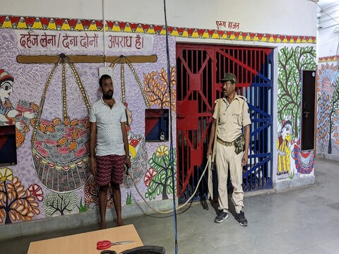 जमुई एसपी शौर्य सुमन को फोन से धमकी देने वाला युवक देवघर से अरेस्ट. 
