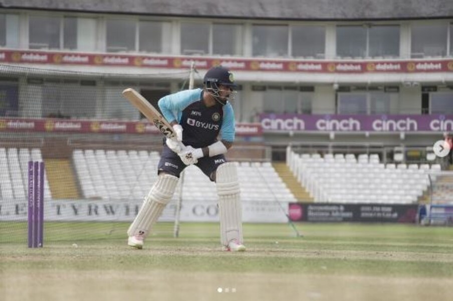  दक्षिण अफ्रीका दौरे के दूसरे टेस्ट मैच में तत्कालीन कप्तान विराट कोहली के पूरी तरह फिट नहीं होने के कारण केएल राहुल को पहली बार टेस्ट क्रिकेट में कप्तानी का मौका मिला था लेकिन भारत यह मैच सात विकेट से हार गया था. (Instagram)