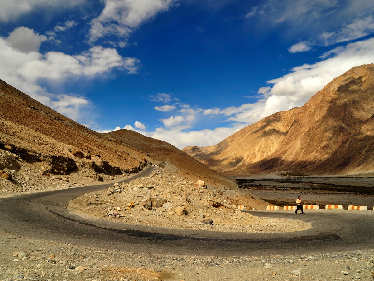 लद्दाख घूमने के लिए आ गया परफेक्ट टाइम ! कम बजट में मिलेगा फुल एंजॉयमेंट -  september and october is the best time to visit ladakh know the reasons mt  - News18 हिंदी