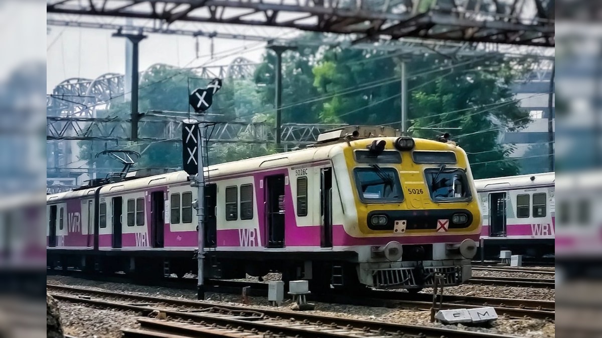 महाराष्ट्र: एमईएमयू ट्रेन के परिचालन में लेटलतीफ़ी पर आक्रोशित भीड़ ने स्टेशन मास्टर की लगाई क्लास जीआरपी ने दर्ज किया मामला अभी तक कोई गिरफ़्तारी नहीं