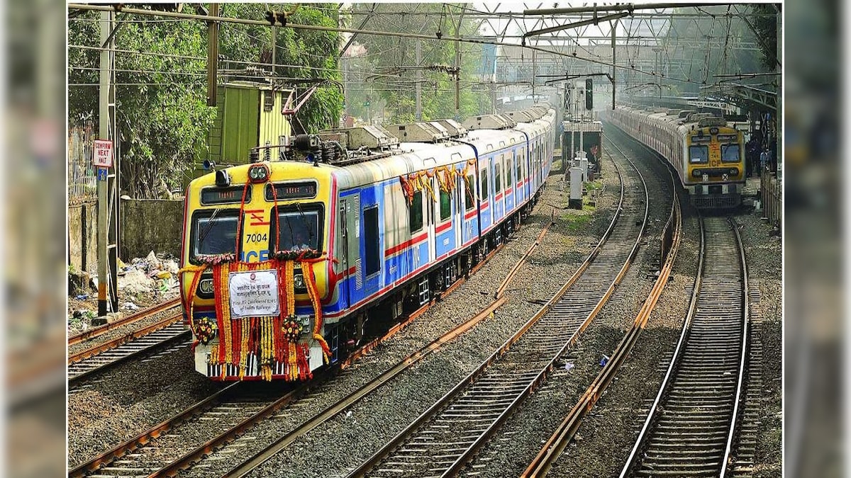 मुंबई में एसी लोकल ट्रेन का पैसेंजरों ने किया विरोध सेंट्रल रेलवे ने कैंसिल की 10 एसी रेलगाड़ियां