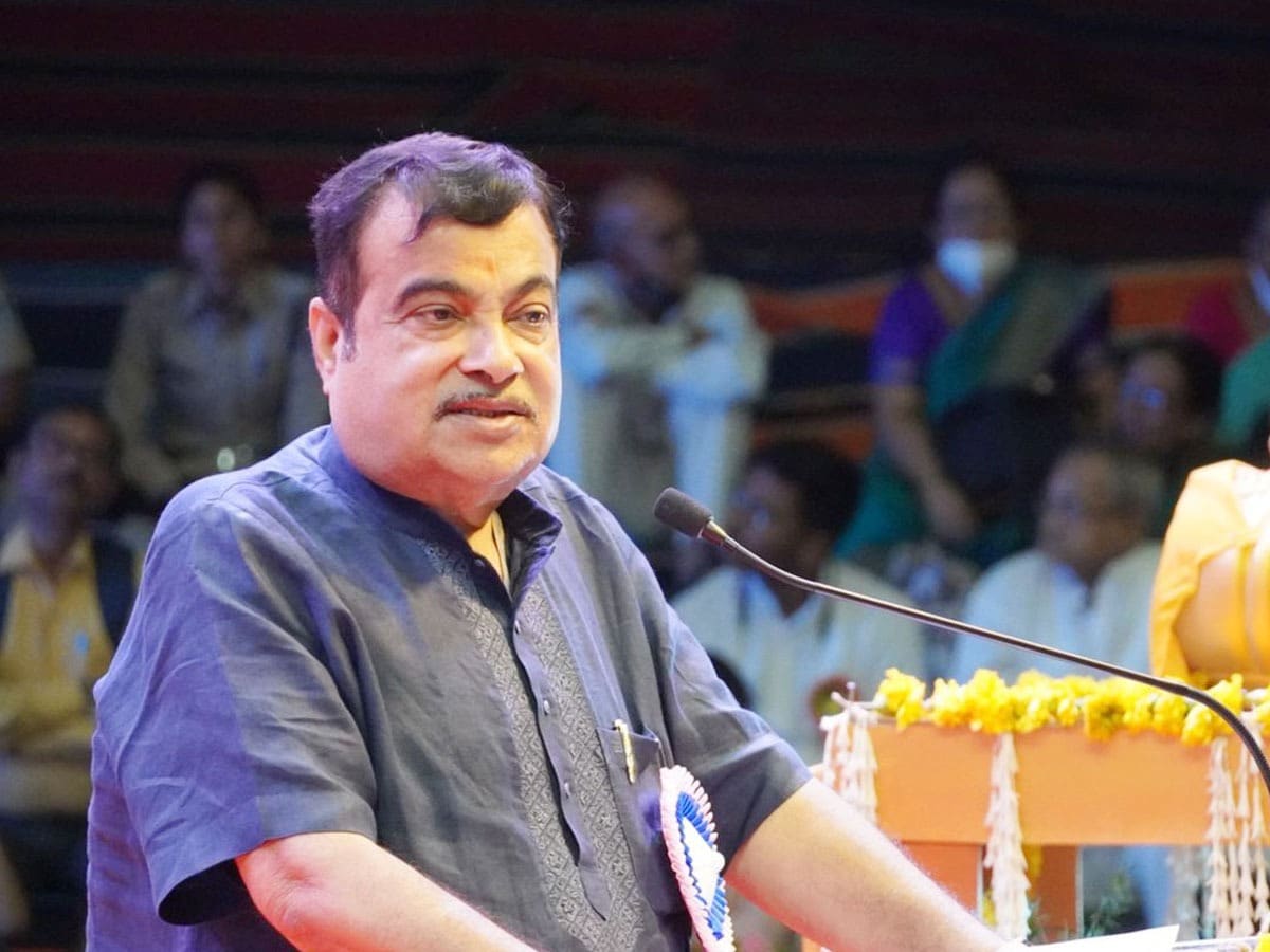 Trending news: It is mandatory to put seatbelt on the back seat of the car, there will be a fine for violation: Nitin Gadkari - Hindustan News Hub