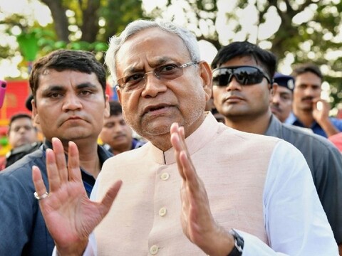 बिहार सरकार बालू के खेल में फंसे कई डीएसपी के खिलाफ बड़ी कार्रवाई के मूड में है (फाइल फोटो)