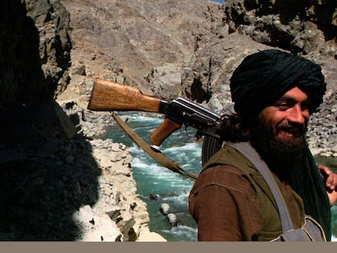 तहरीक-ए-तालिबान के शीर्ष लिडर 'उमर खालिद खुरासानी' अपने तीन साथियों के साथ पूर्वी अफगानिस्तान में एक रहस्मयी बम धमाके में मारा गया है. (फाइल फोटो) 