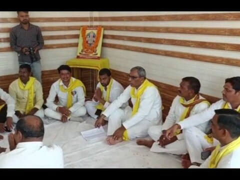 अंबेडकर: कार्यकर्ताओं के साथ ओमप्रकाश राजभर ने की मीटिंग.