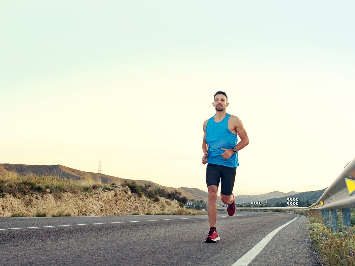 Why do runners get itchy feet? Know the causes and preventive measures