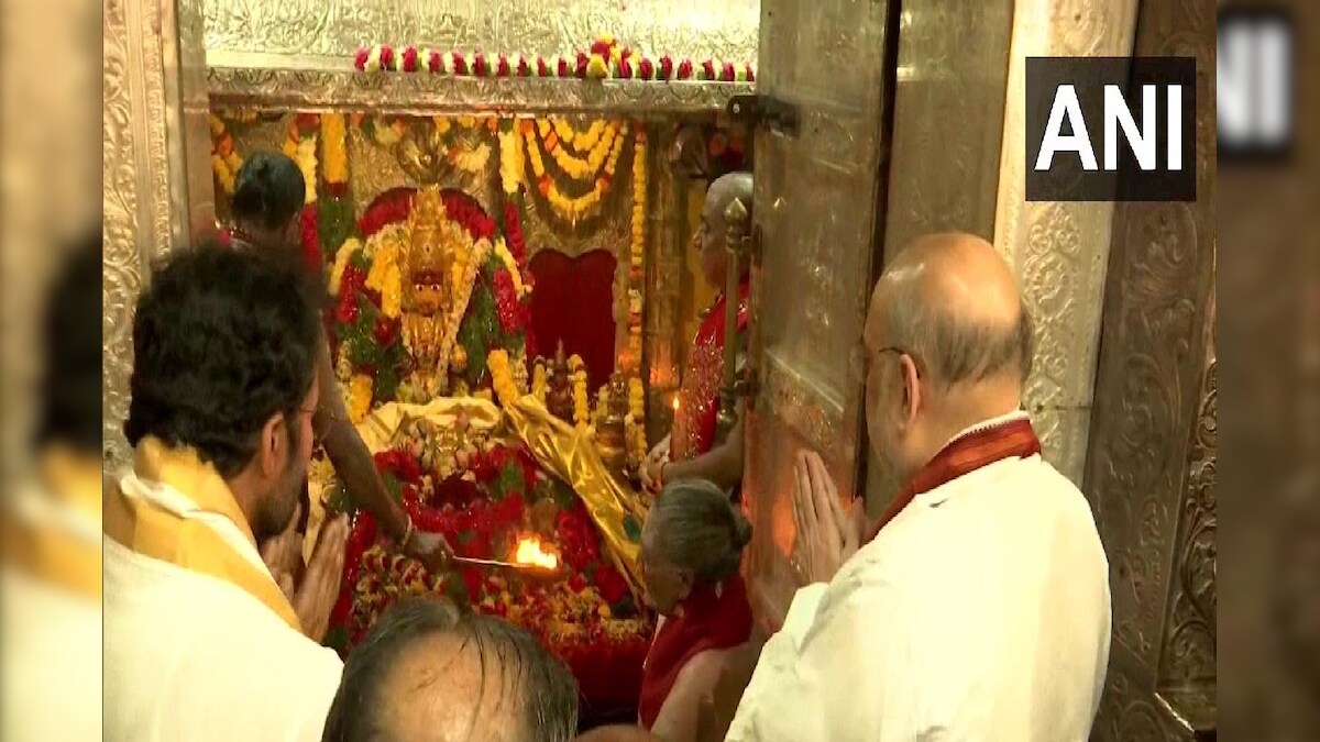 PHOTOS: तेलंगाना के उज्जैनी महाकाली देवस्थानम में केंद्रीय मंत्री अमित शाह ने की पूजा