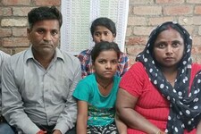 UP News:  तिरंगा बांटने पर गरीब परिवार को मिली सिर कलम करने की धमकी