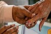 क्या जम्मू कश्मीर में बाहरी लोग भी डाल सकेंगे वोट? चुनाव आयोग के कदम पर बवाल
