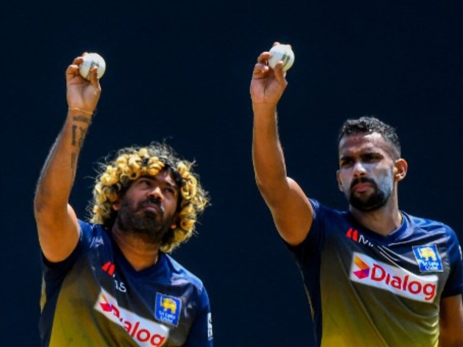  श्रीलंका के पूर्व तेज गेंदबाज लसिथ मलिंगा ने एशिया कप में सबसे अधिक 33 विकेट लिए हैं. मौजूदा खिलाड़ियों की बात करें, तो बांग्लादेश के कप्तान शाकिब अल हसन 24 विकेट लेकर ओवरऑल 5वें नंबर पर हैं. उन्हें नंबर-1 बनने के लिए 10 विकेट और चाहिए. हालांकि यह भी आसान नहीं रहने वाला. (AFP)