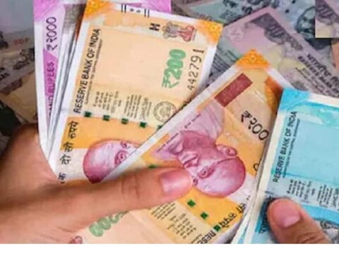 आरबीएल बैंक अब आम नागरिकों को अधिकतम 7.25 फीसदी का ब्याज देगा.