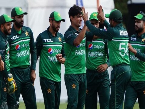 Asia cup 2022: पाकिस्तान के 19 साल के पेसर ने अपनी डेब्यू वनडे सीरीज में 10 विकेट लेकर भारत की टेंशन बढ़ा दी. (Pakistan cricket twitter)