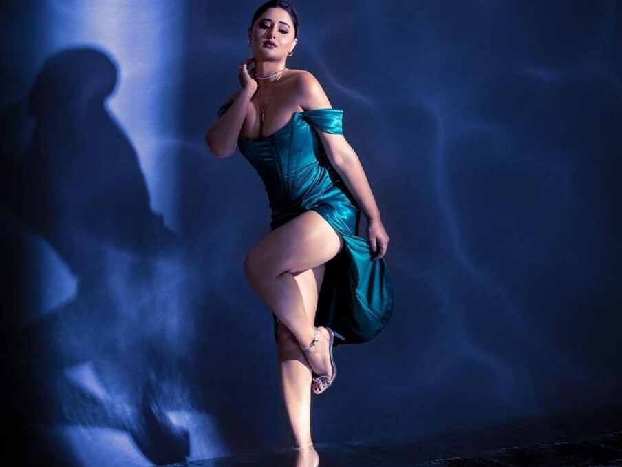  अभिनेत्री की पिक्चर्स देख एक फैन ने लिखा, 'आप  Extremely exceptional हो...आप पूरी तरह से खूबसूरत, इतनी अट्रैक्टिव और बहुत खुशमिजाज महिला हैं. मैं हमेशा से आपका बड़ा फैन रहा हूं.' (Photo Source- Instagram)