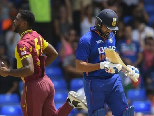 India vs West Indies, 3rd t20I: कैप्टन रोहित शर्मा हुए चोटिल. (AFP)