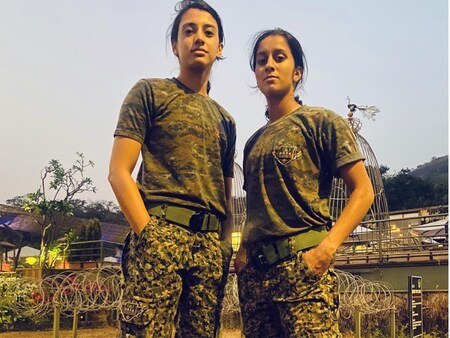  सेमीफाइनल में स्मृति मंधाना और जेमिमा ने मिलकर 105 रन बनाए. टीम का स्कोर 164 रन था. यानी इस जोड़ी ने 64 फीसदी रन बनाए थे. अब फाइनल में भी टीम को इनसे ऐसे ही प्रदर्शन की उम्मीद होगी. ऑस्ट्रेलिया की टीम गेम्स में ग्रुप राउंड में भारतीय टीम को हरा चुकी है. (Jemimah Rodrigues Instagram)