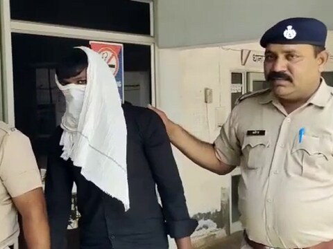 युवक दवाई लेने जा रही महिला की सोने की बालियां छीन कर फरार हो गया था