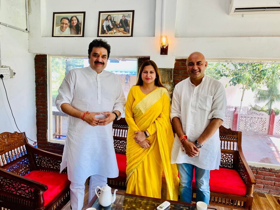  2019 के हरियाणा विधानसभा चुनाव में उन्होंने आदमपुर सीट से किस्मत आजमाई थी. सोनाली यह चुनाव हार गई थी. इस चुनाव में सोनाली फोगाट कुलदीप बिश्नोई से किसी भी राउंड में आगे नहीं रही. कुलदीप बिश्नोई ने 29 हजार 471 वोट से अधिक वोट प्राप्त किए.