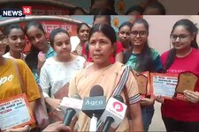 Agra में 55 साल की दादी ने पास की 12वीं परीक्षा, बोलीं- पढ़ाई की कोई उम्र नहीं