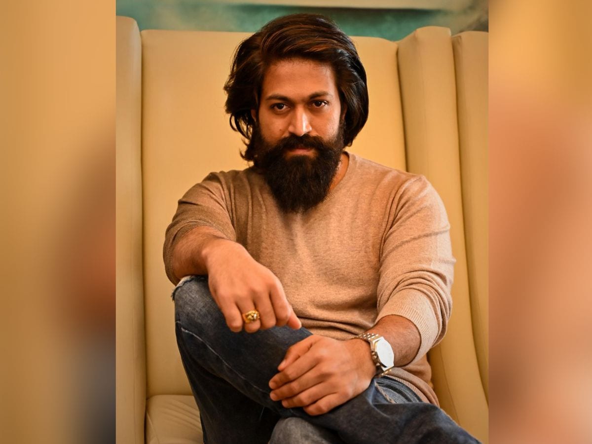 KGF स्टार यश को पसंद है Bollywood का ये हीरो, साथ करना चाहते हैं काम, नहीं लिए तीनों खान्स के नाम! - kgf star yash aspires to work with this wonderful bollywood