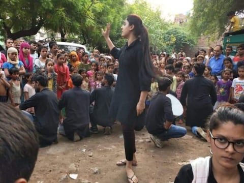  पापा मम्मी दो भाइयों के साथ साक्षी