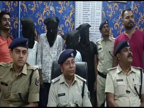 रेप के मामले का खुलासा करती पटना पुलिस