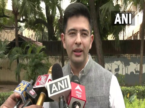 राज्यसभा सांसद राघव चड्ढा ने यूएई में फंसे पंजाब के श्रमिकों को लाने के लिए विदेश मंत्री को पत्र लिखा है.