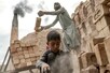 तालिबान के आने के बाद स्कूल छोड़ भट्टों पर बनानी पड़ रही ईंट, देखें तस्वीरें