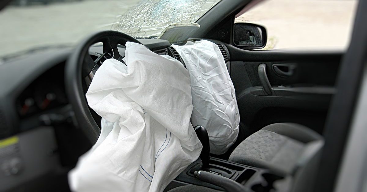Airbag कार में कैसे काम करता है एयरबैग? एक्सीडेंट होने पर झट से कैसे