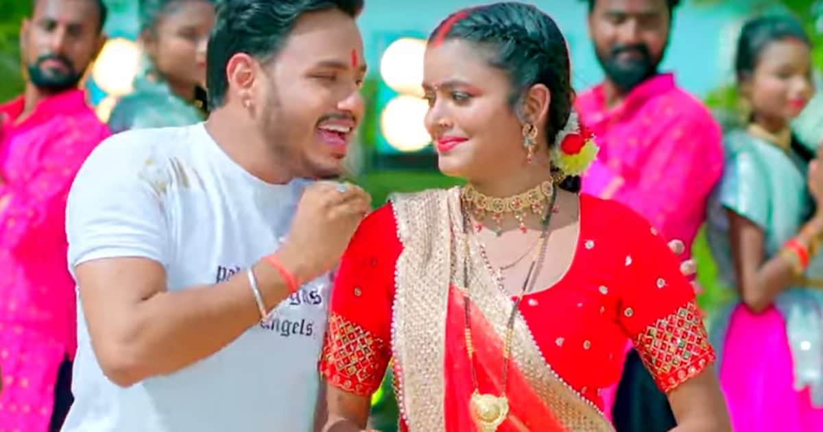 VIDEO: नवरात्रि सॉन्ग में अंकुश राजा संग रोमांटिक दिखी ये एक्ट्रेस ...