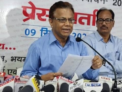 पटना में राज्य निर्वाचन आयोग की प्रेस कॉन्फ्रेंस. 