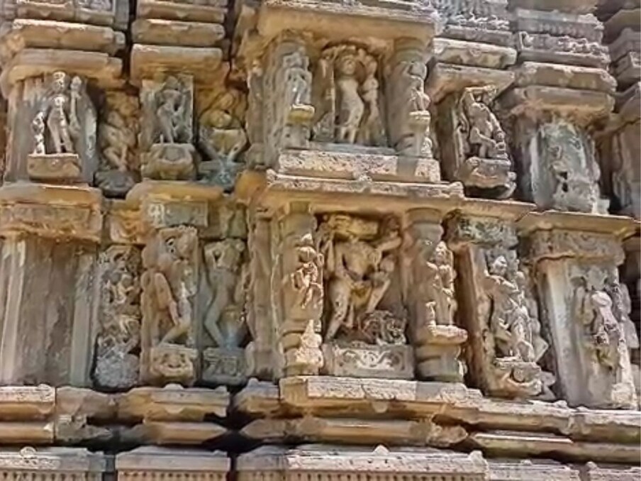  किंवदंती है कि मंदिर के प्रधान शिल्पी नारायण और उनकी बहन के किस्से सुनने के बाद इस प्राचीन मंदिर में पूजन और दर्शन के लिए भाई - बहन एक साथ नहीं जाते. भाई-बहन का एक साथ नहीं जाने का एक कारण दीवारों पर उकेरी गई मैथुन मूर्तियां भी हैं.